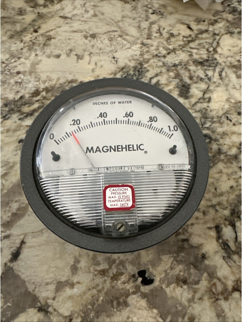 DWYER MAGNEHELIC PRESSURE GAUGE 2001 C-INCHES OF WATER 0-1.0 FAST SHIPPING
